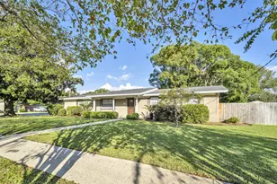 605 Sea Oats Dr, Destin, FL 32541 - Photo 1