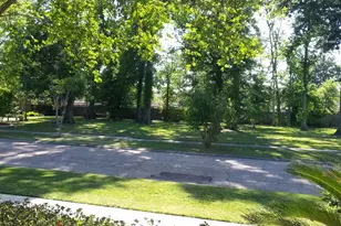 2406 Halfmoon Ln, Crestview, FL 32536 - Photo 1