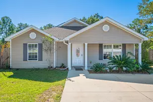 19 N Raphael Road N, Defuniak Springs, FL 32433 - Photo 1