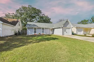 3018 Blue Pine Ln, Niceville, FL 32578 - Photo 1