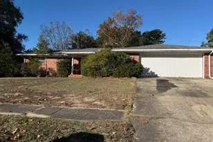 2432 Roberts Dr, Niceville, FL 32578 - Photo 1