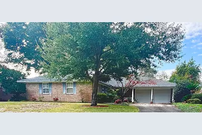 268 NW Briarwood Circle NW, Fort Walton Beach, FL 32548 - Photo 1