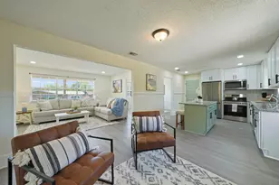 15 Lakeview Dr, Mary Esther, FL 32569 - Photo 1