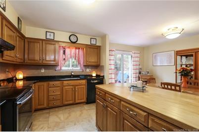22 Alan Rd Danbury Ct 06810 Mls 170076848 Coldwell Banker
