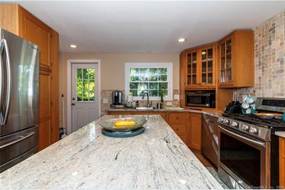 47 Farm St Danbury Ct 06811 Mls 170237732 Coldwell Banker