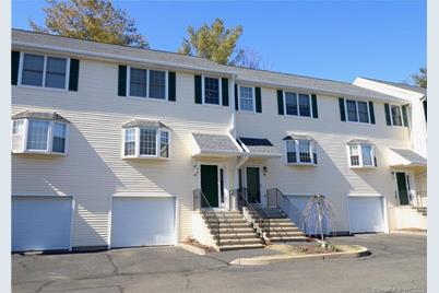 22 Main St 32 Danbury Ct 06810 Mls 170282140 Coldwell Banker