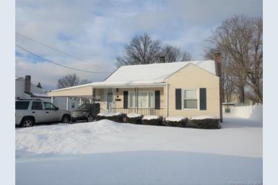 15 Newton Ave Plainville Ct 06062 Mls 170370937 Coldwell Banker