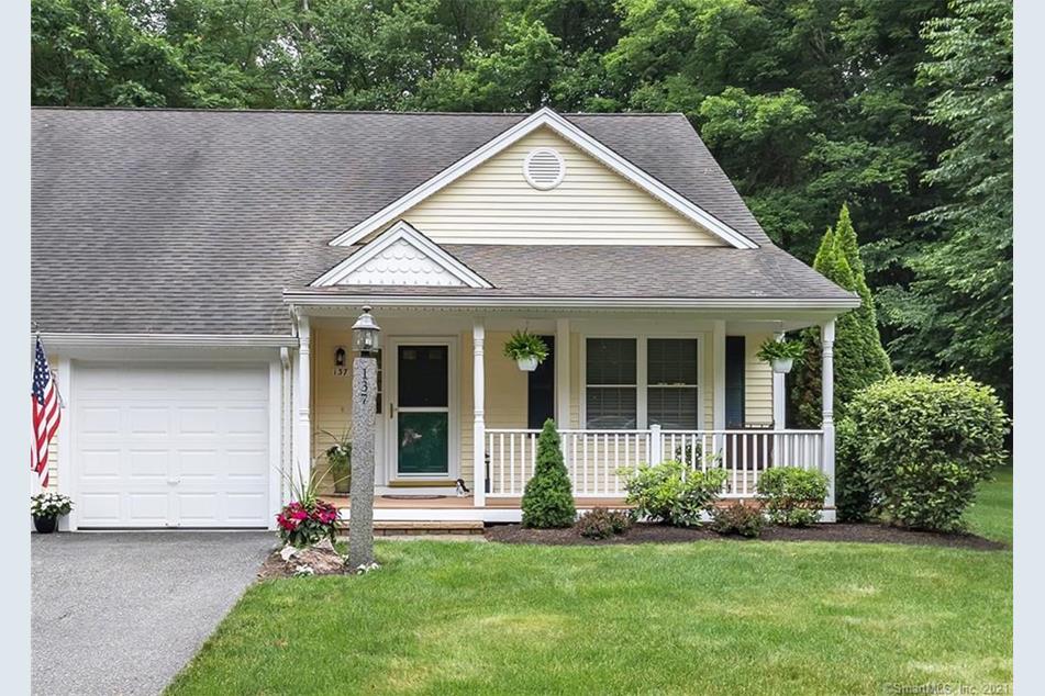137 Meadow Brook Rd 137, Oxford, CT 06478 MLS 170412800 Coldwell Banker