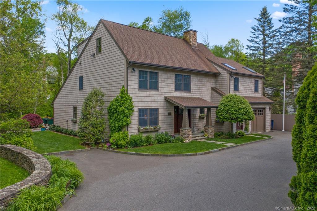 107 Parade Hill New Canaan