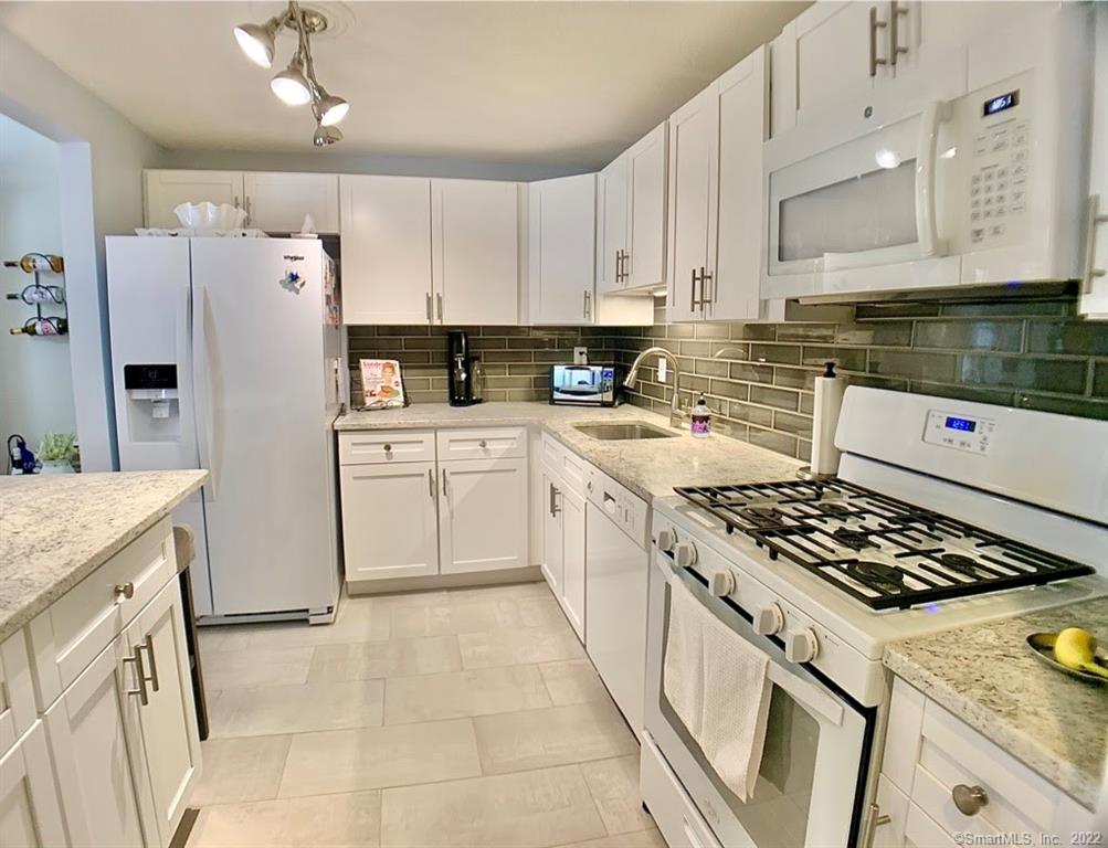 55 Dowd Ave 14, Canton, CT 06019 MLS 170479796 Coldwell Banker