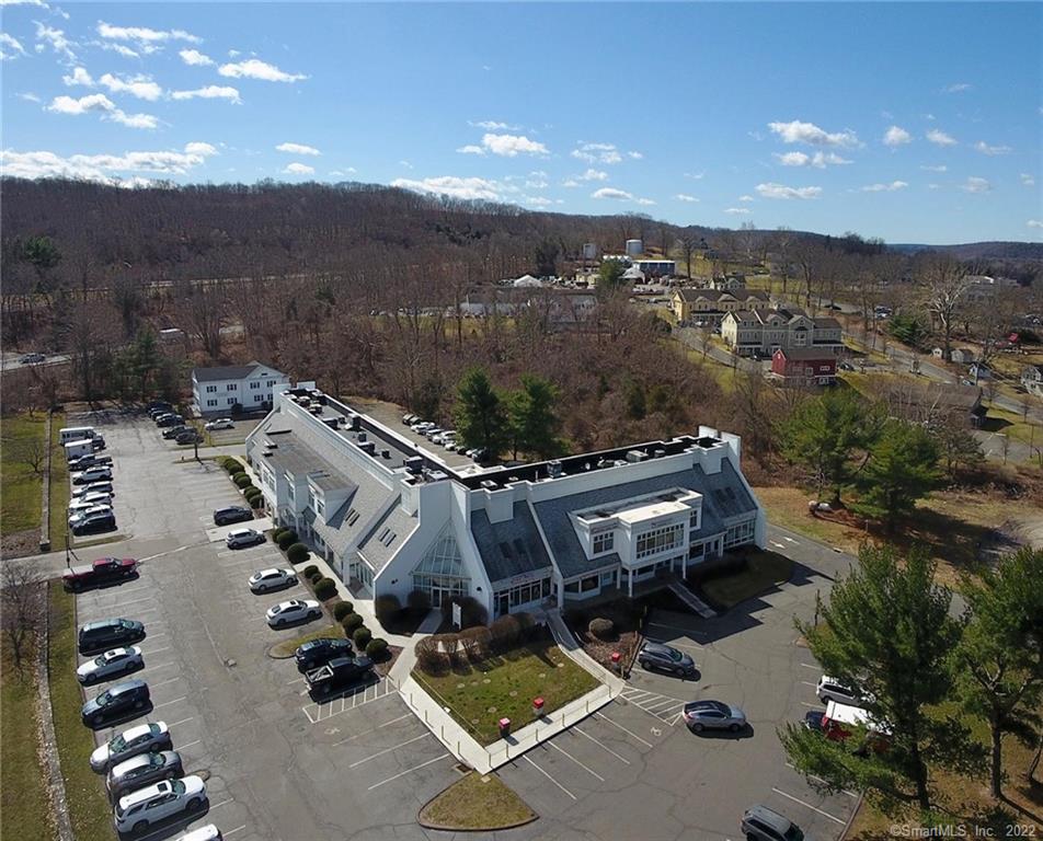 203 Playhouse Corner 203, Southbury, CT 06488 MLS 170518727