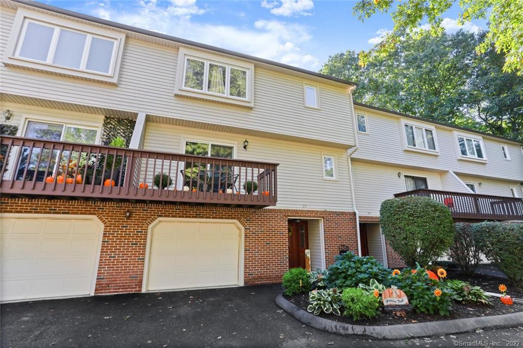 23 Huntington Heights 23, Shelton, CT 06484 MLS 170528824 Coldwell