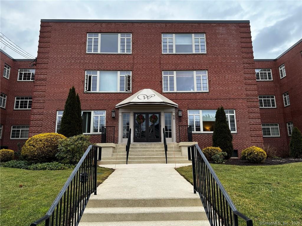 30 Outlook Ave 201, West Hartford, CT 06119 MLS 170545976 Coldwell