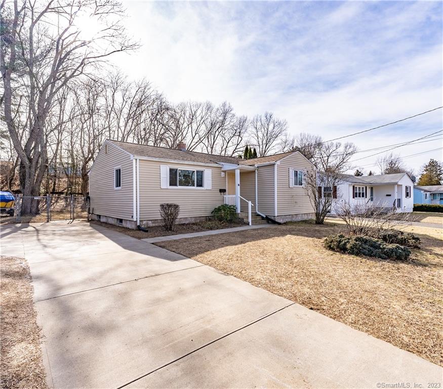 27 Laurie Dr, Enfield, CT 06082 MLS 170549322 Coldwell Banker