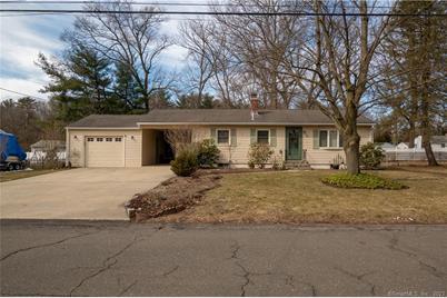 10 Glen Oak Drive, Enfield, CT 06082 - Photo 1