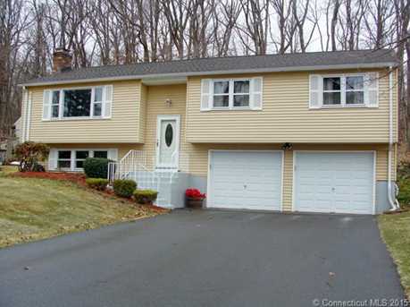 7 Riverside Dr, Vernon, CT 06066 - MLS G10030773 - Coldwell Banker