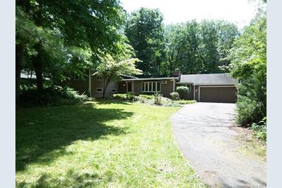 61  Hickory Hill Rd, Simsbury, CT 06070 - Photo 1