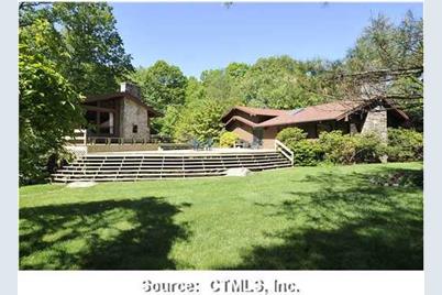 28 Horseshoe Ln, Madison, CT 06443 - Photo 1