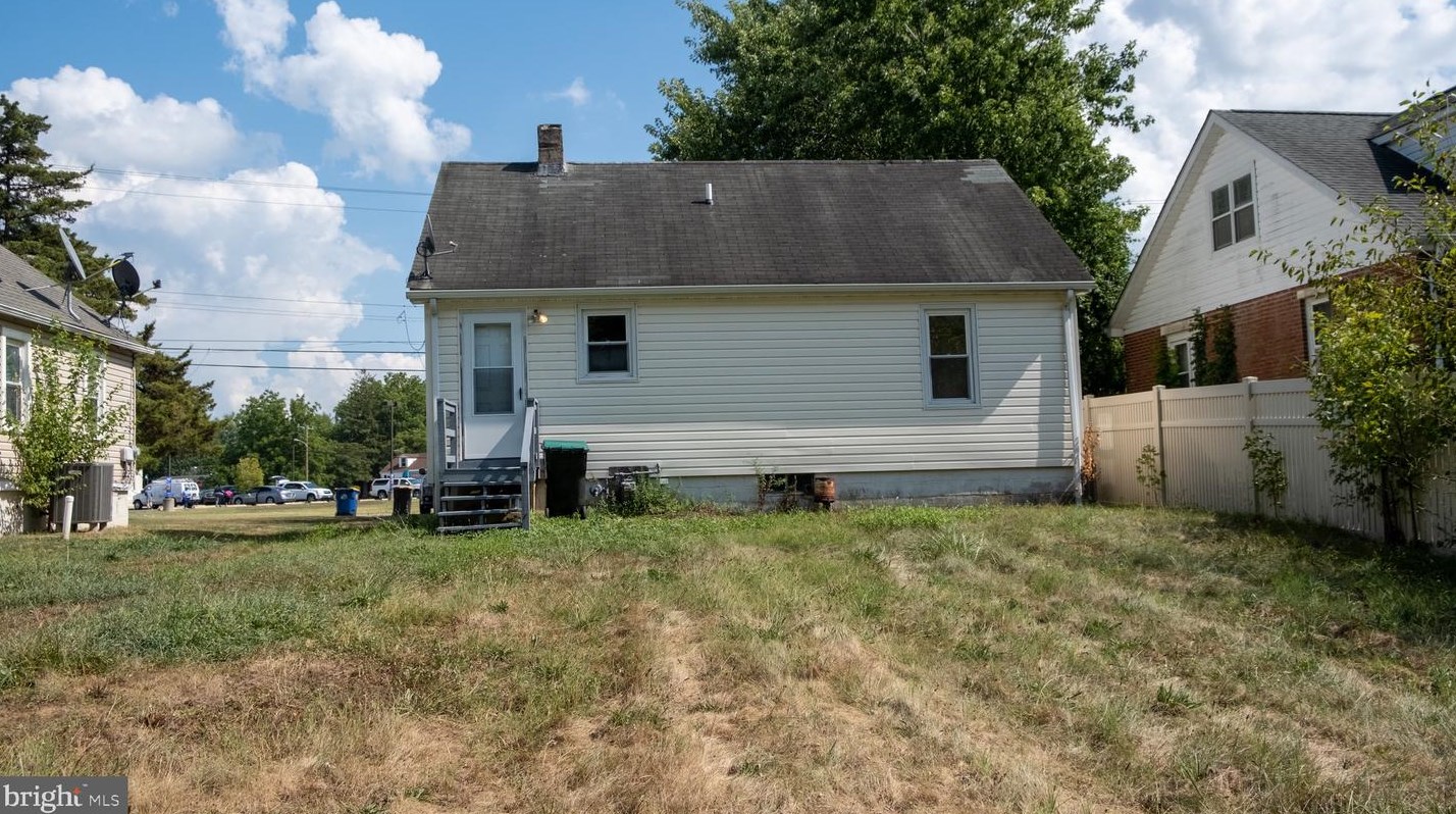 726 Glenwood Ave, Smyrna DE  19977-1008 exterior