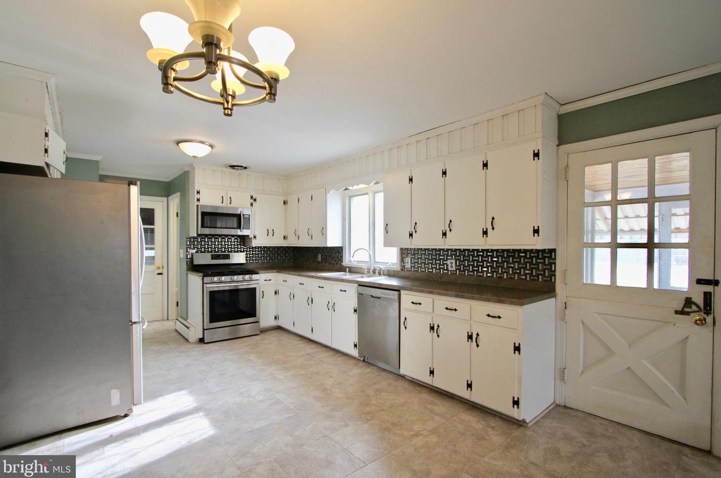 602 Smyrna Leipsic Rd, Smyrna DE  19977-3439 exterior