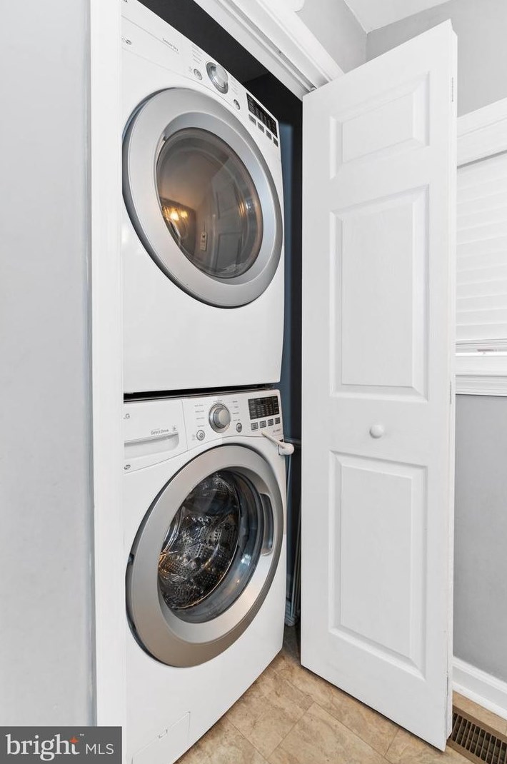 324 Mount Vernon St, Smyrna DE  19977-1129 exterior