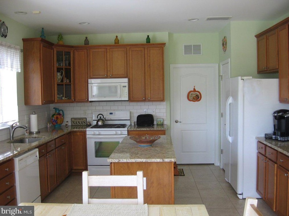 391 Aston Villa Dr, Felton DE  19943-3016 exterior