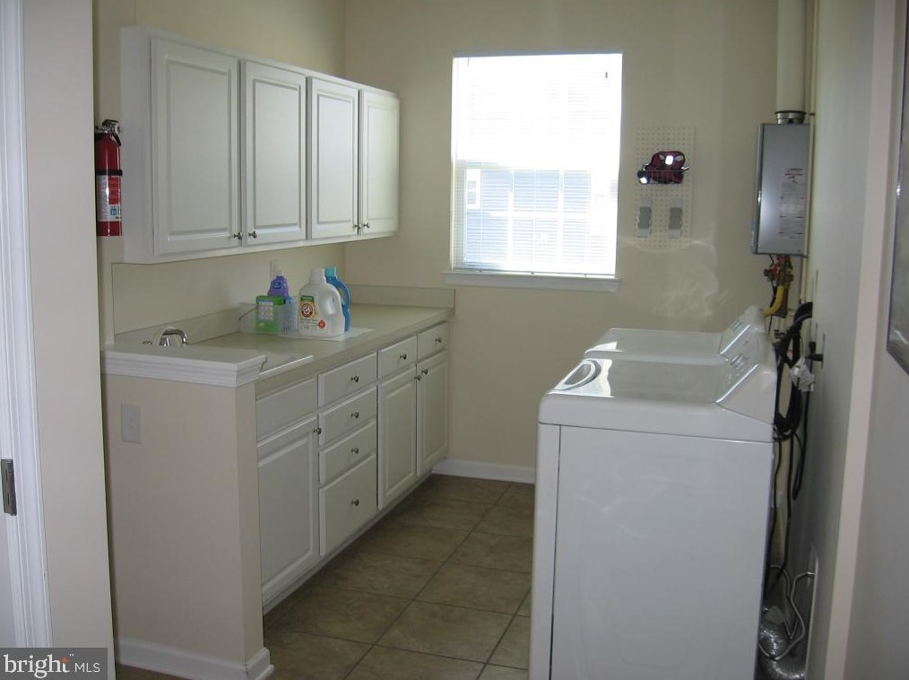 391 Aston Villa Dr, Felton DE  19943-3016 exterior