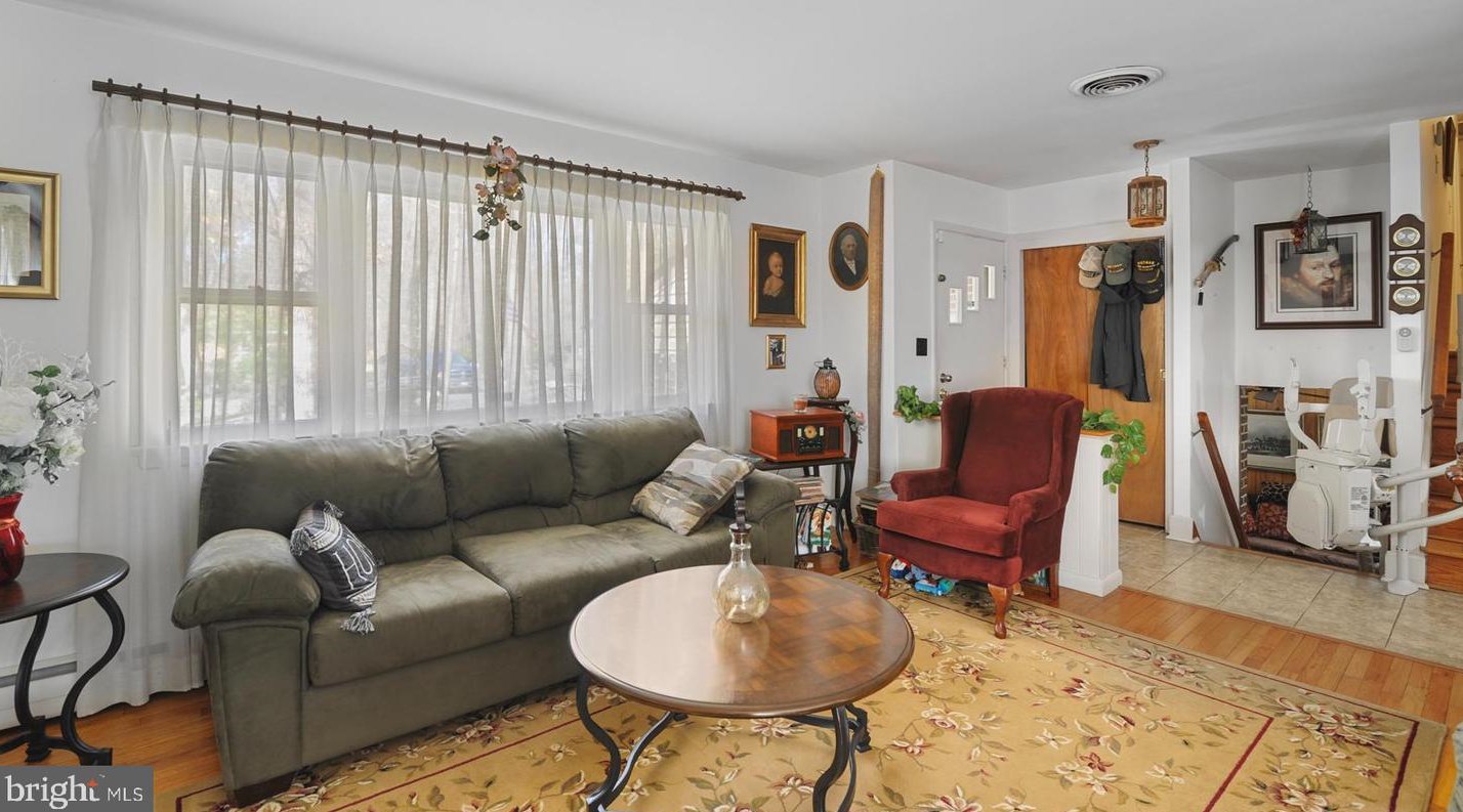 142 Lake Dr, Felton DE  19943-5112 exterior