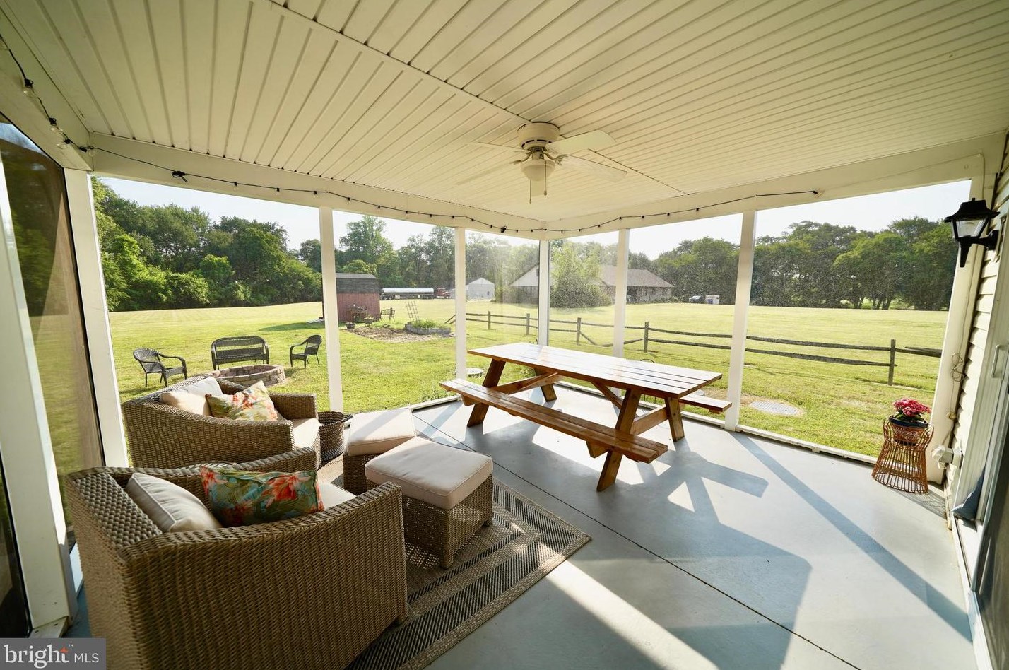 1297 Smyrna Leipsic Rd, Smyrna DE 19977-3015 exterior