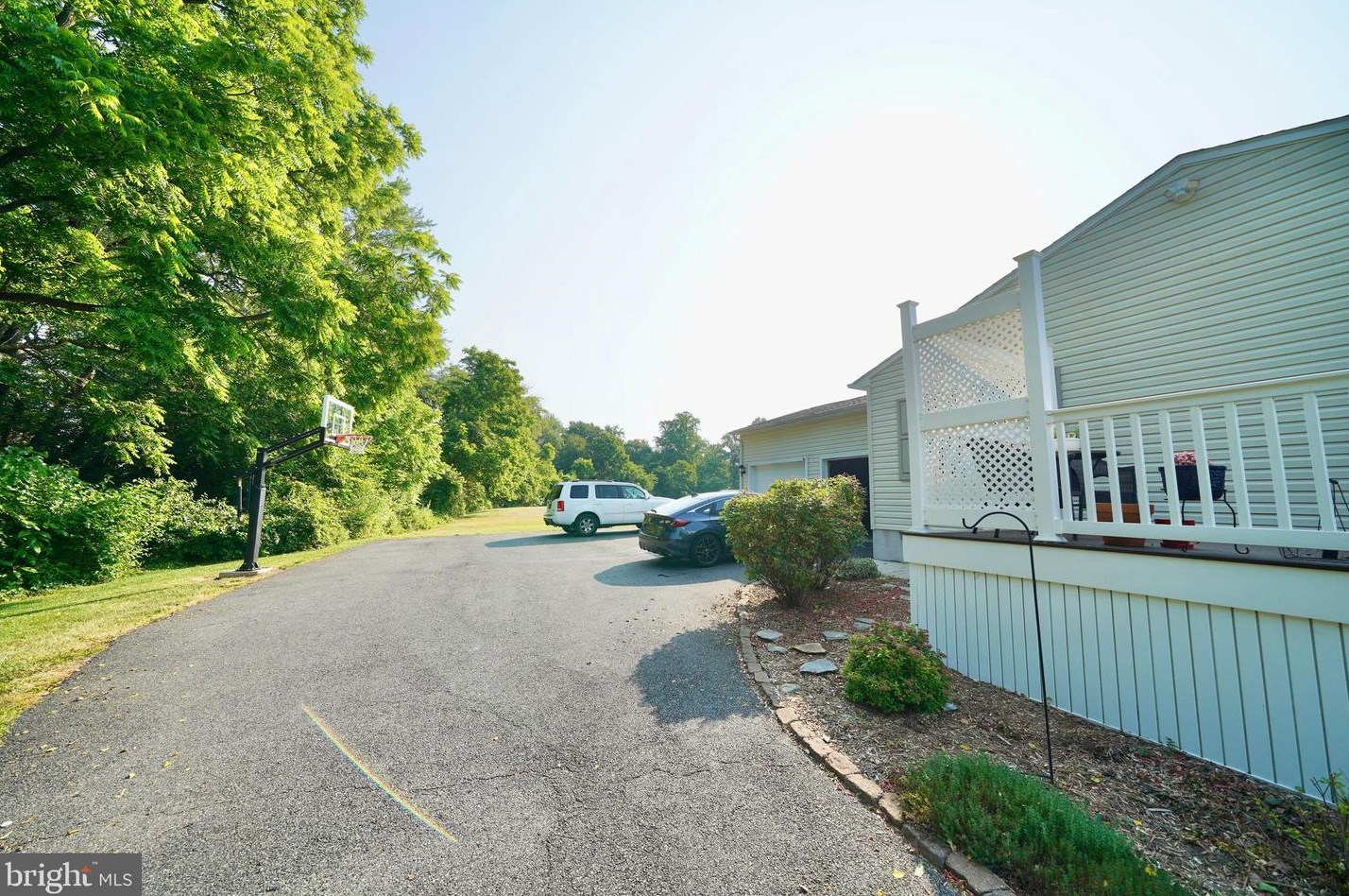 1297 Smyrna Leipsic Rd, Smyrna DE 19977-3015 exterior