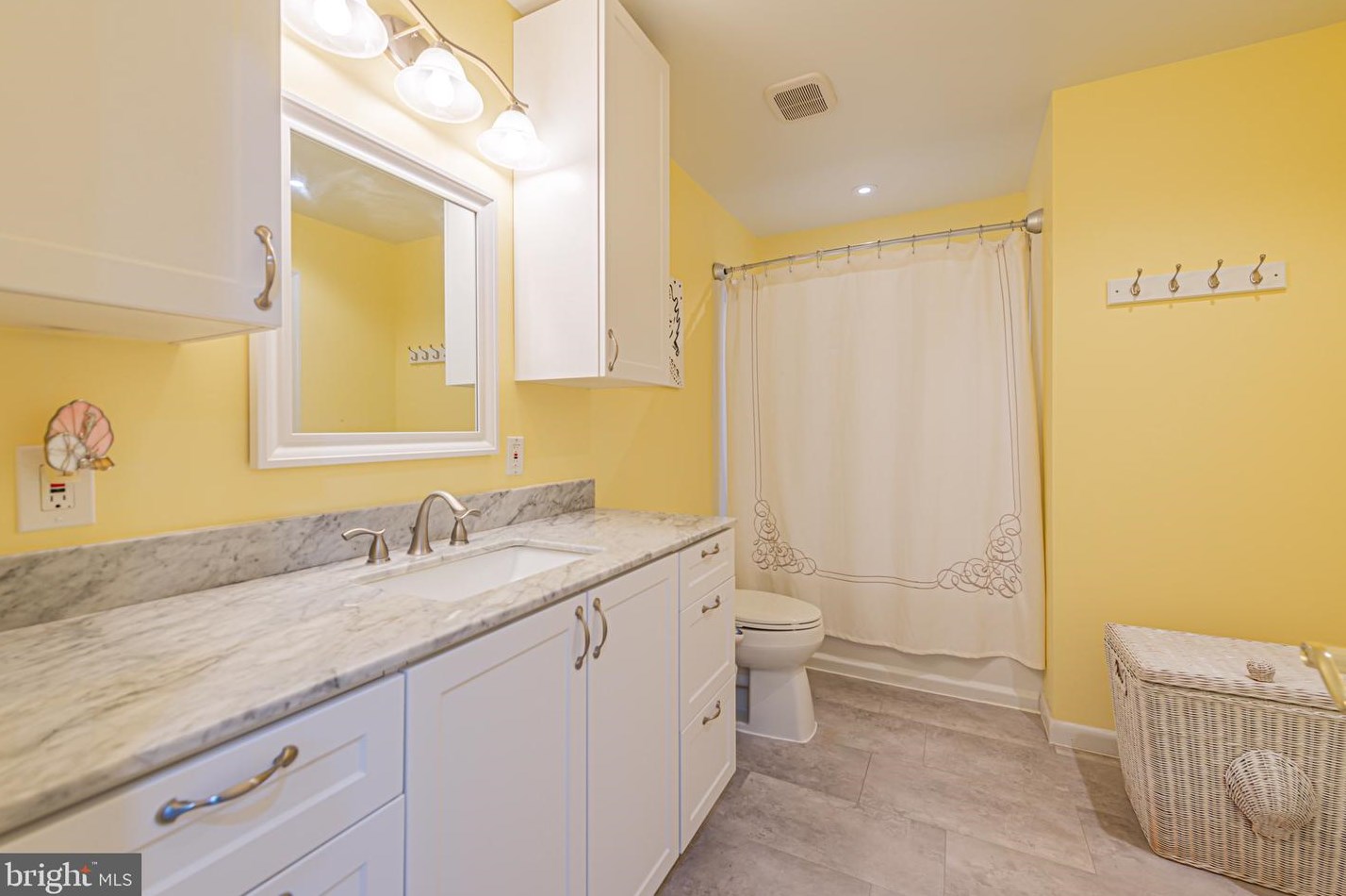 25 Bacon Ct, Dover DE  19901-2572 exterior