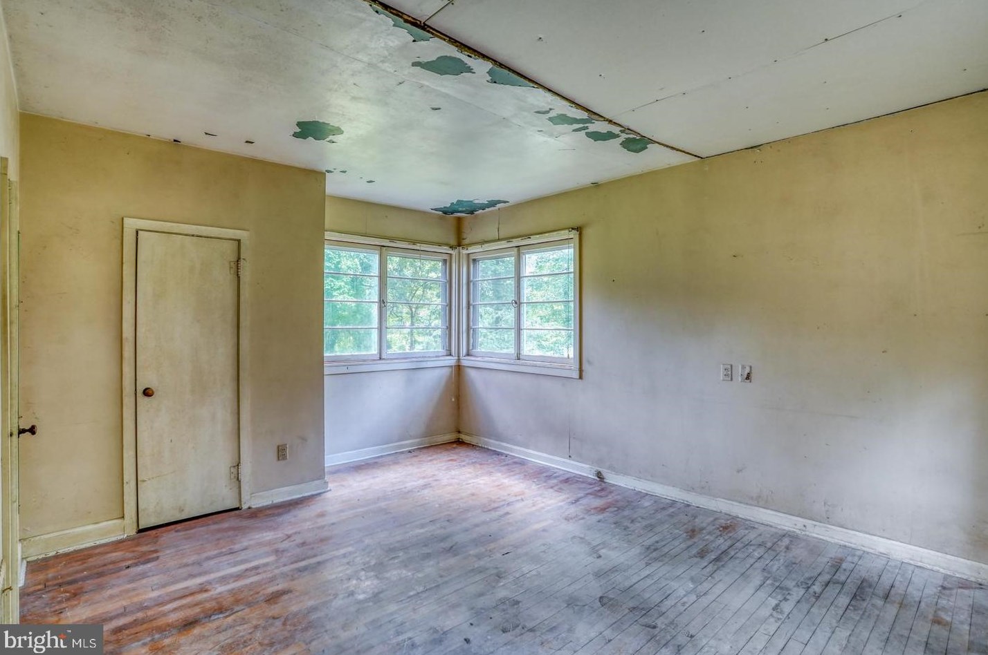 213 Shore Dr, Dover DE  19901-5740 exterior