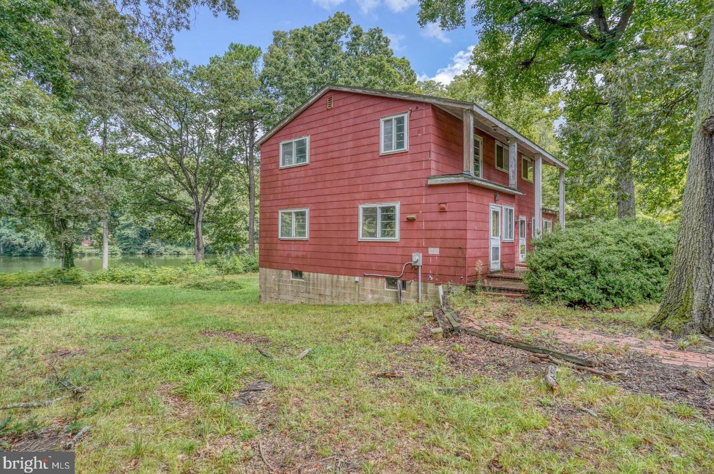 213 Shore Dr, Dover DE  19901-5740 exterior