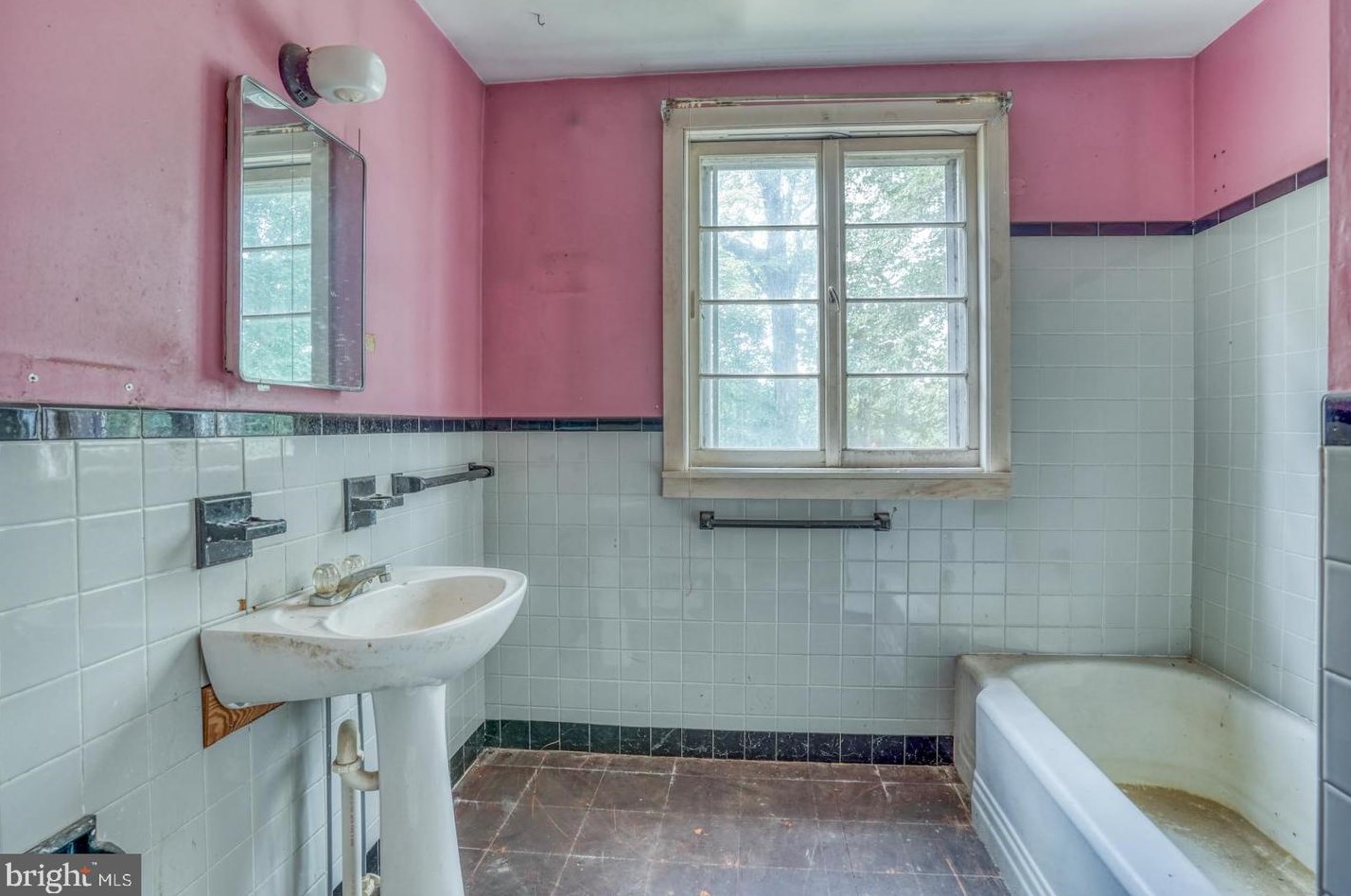 213 Shore Dr, Dover DE  19901-5740 exterior