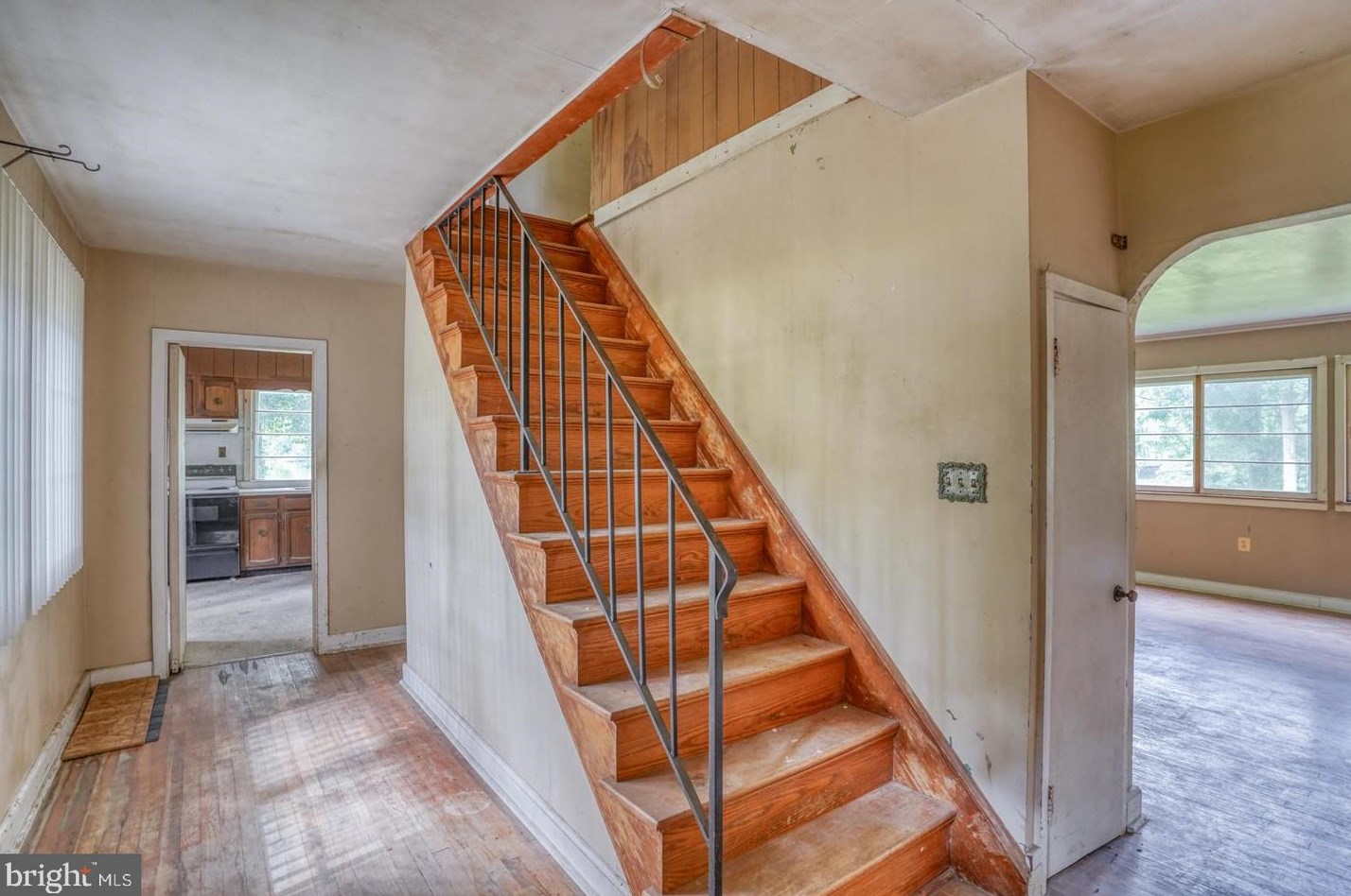 213 Shore Dr, Dover DE  19901-5740 exterior