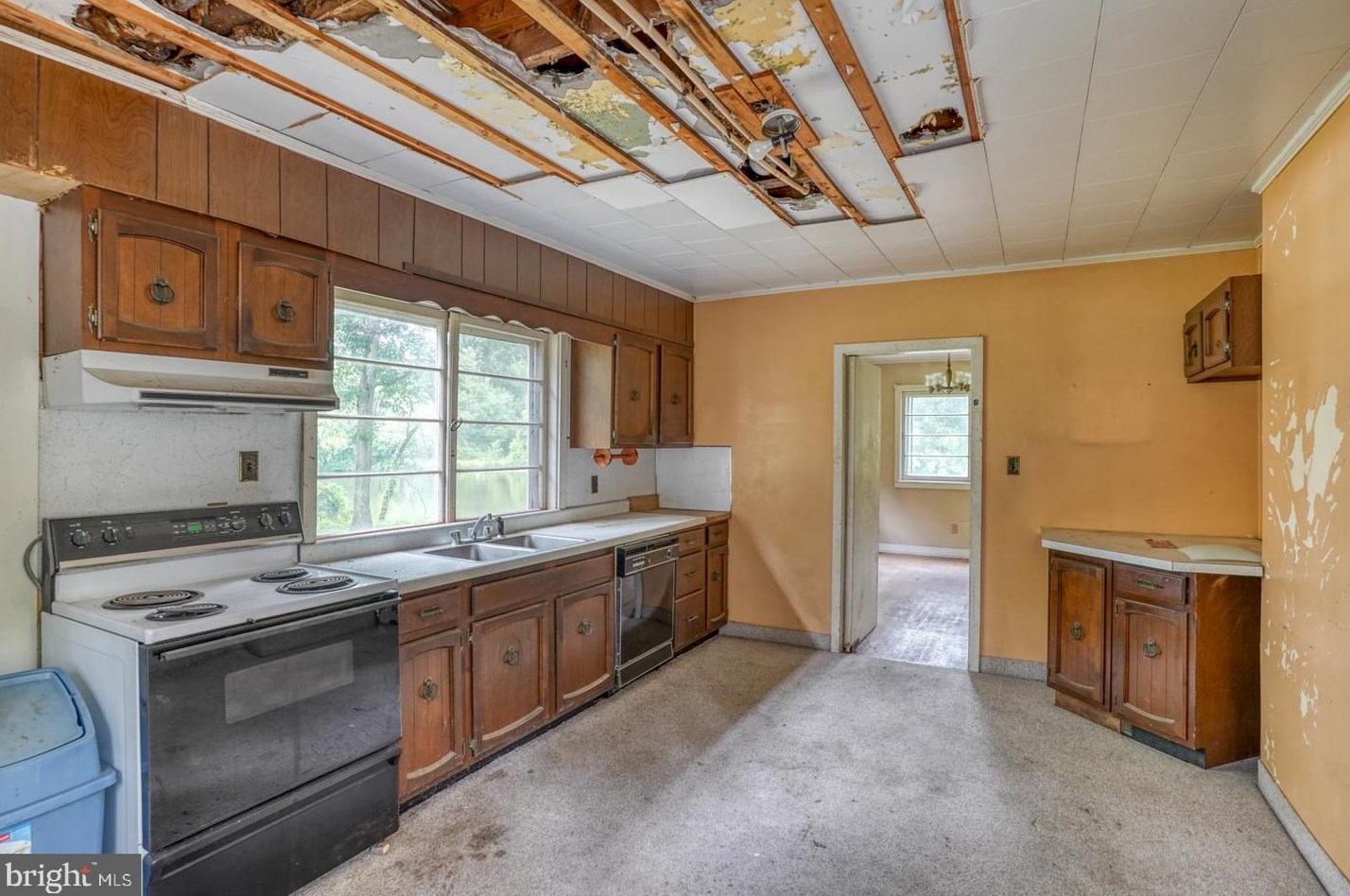 213 Shore Dr, Dover DE  19901-5740 exterior