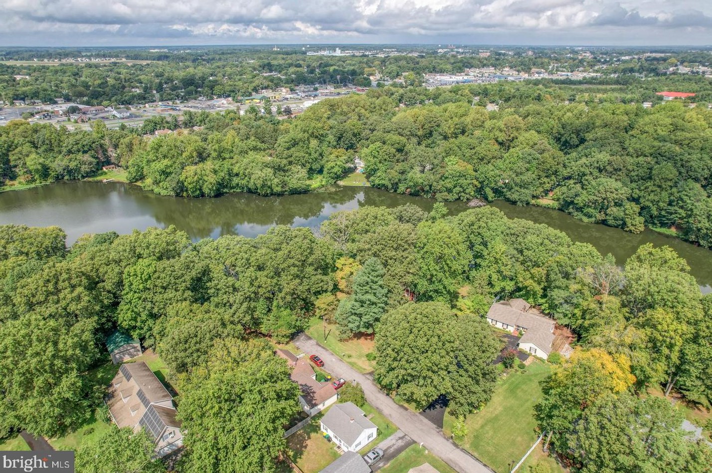 213 Shore Dr, Dover DE  19901-5740 exterior