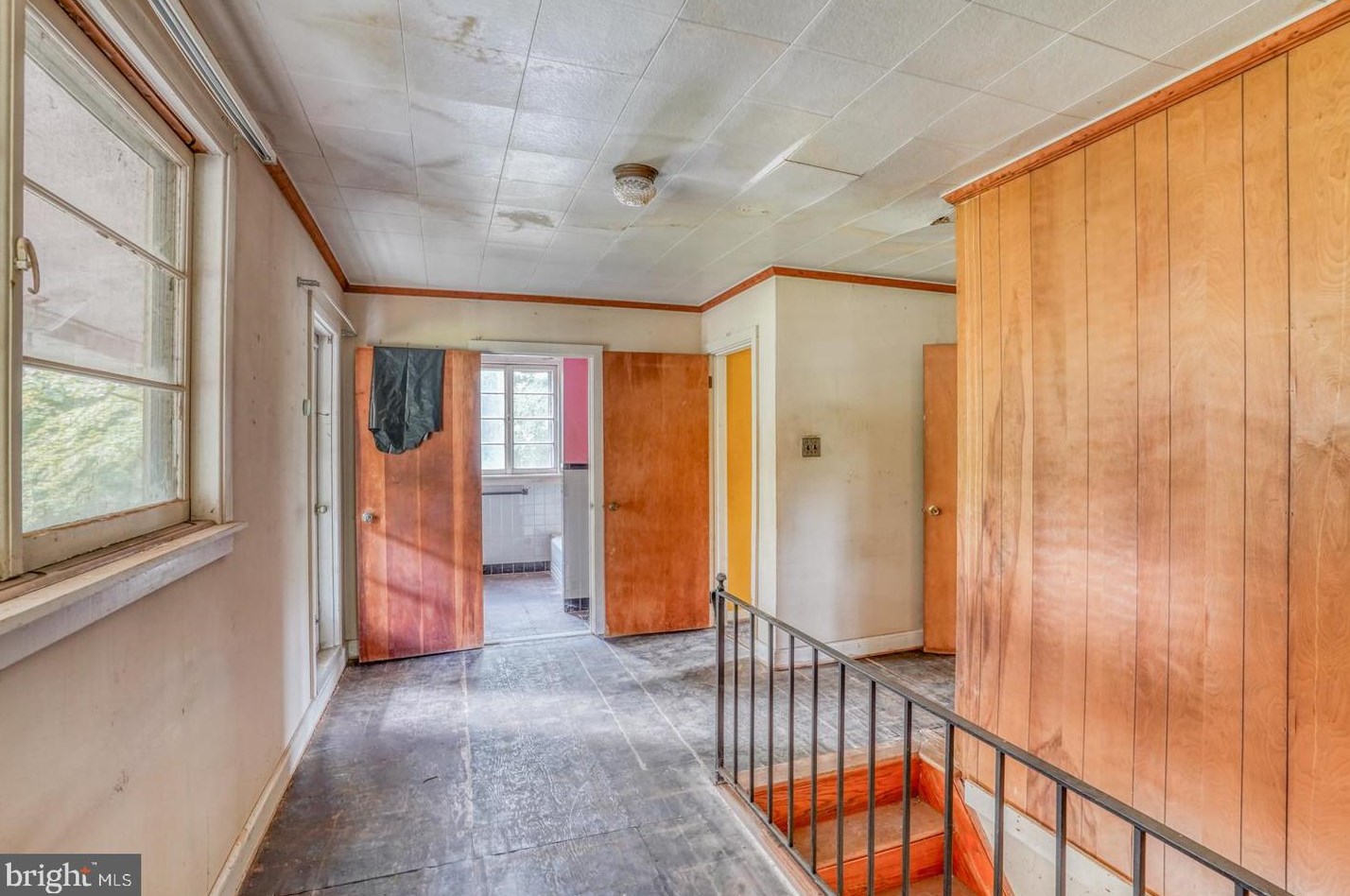 213 Shore Dr, Dover DE  19901-5740 exterior