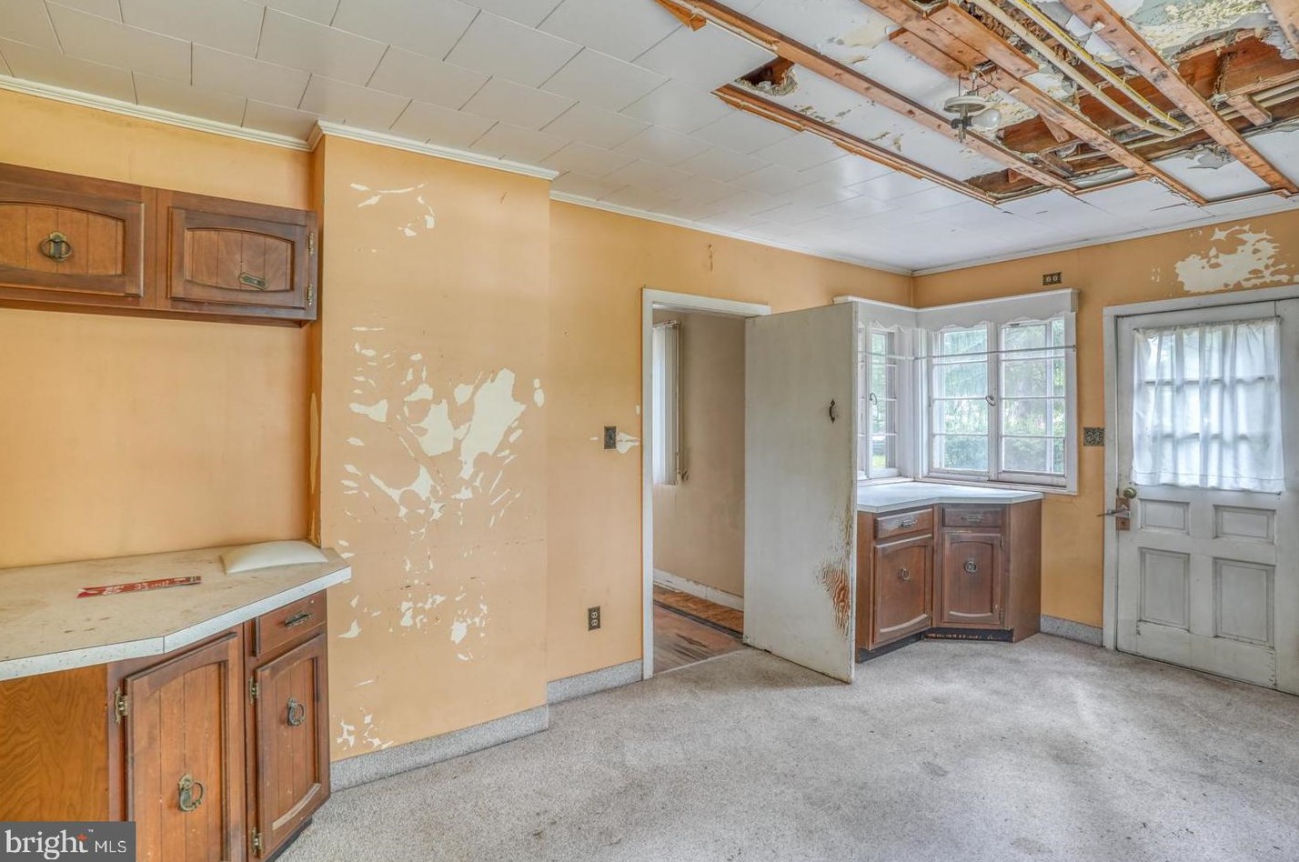 213 Shore Dr, Dover DE  19901-5740 exterior