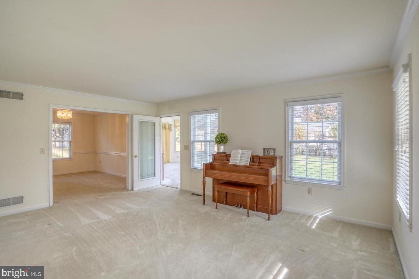 9 Holly Cove Ln, Dover DE  19901-6285 exterior