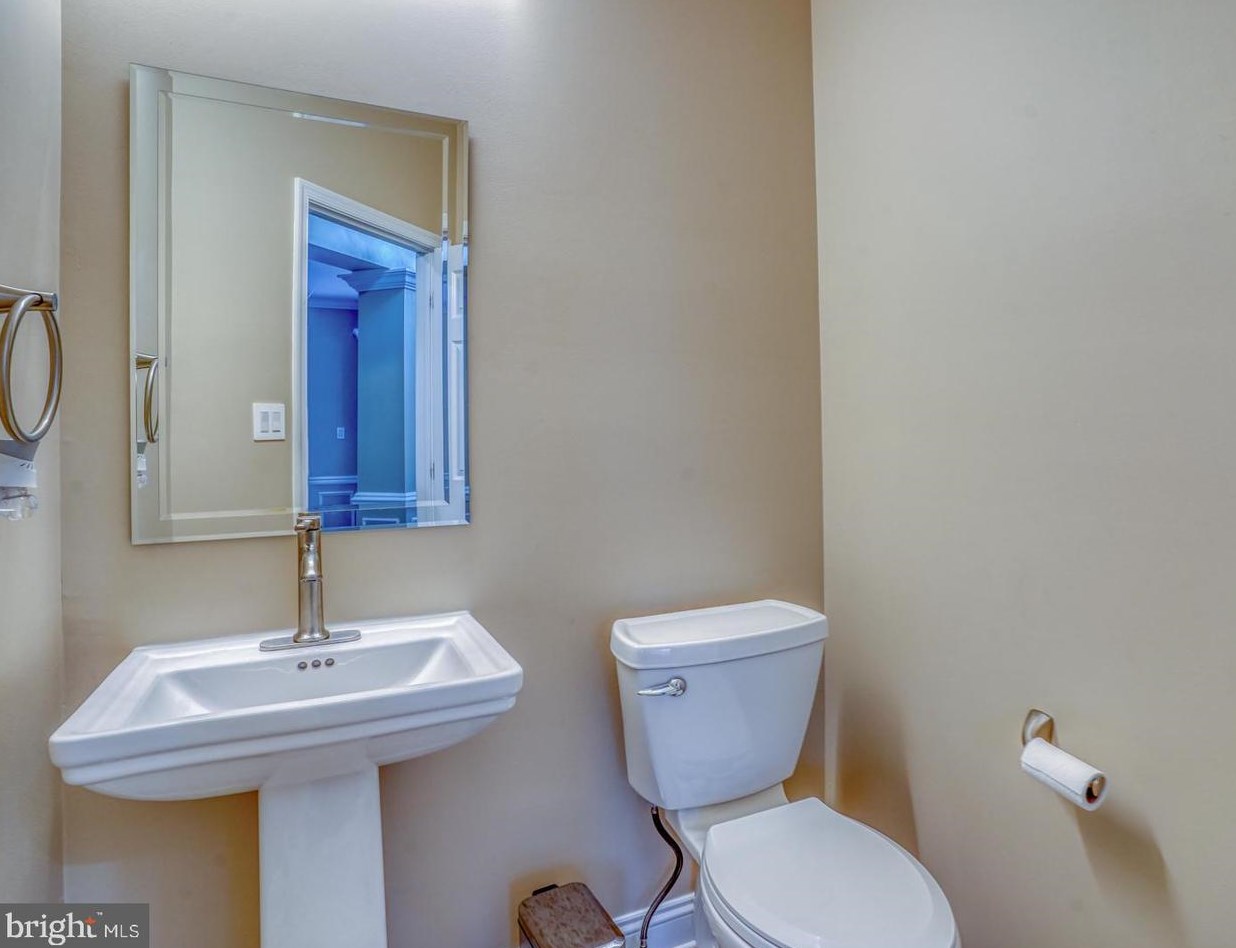 708 Dorchester Ct, Smyrna DE  19977-1637 exterior