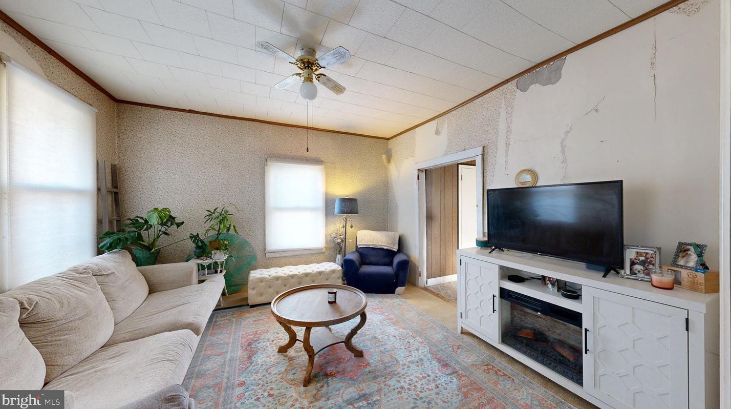 219 Queen St, Dover DE  19904-3151 exterior