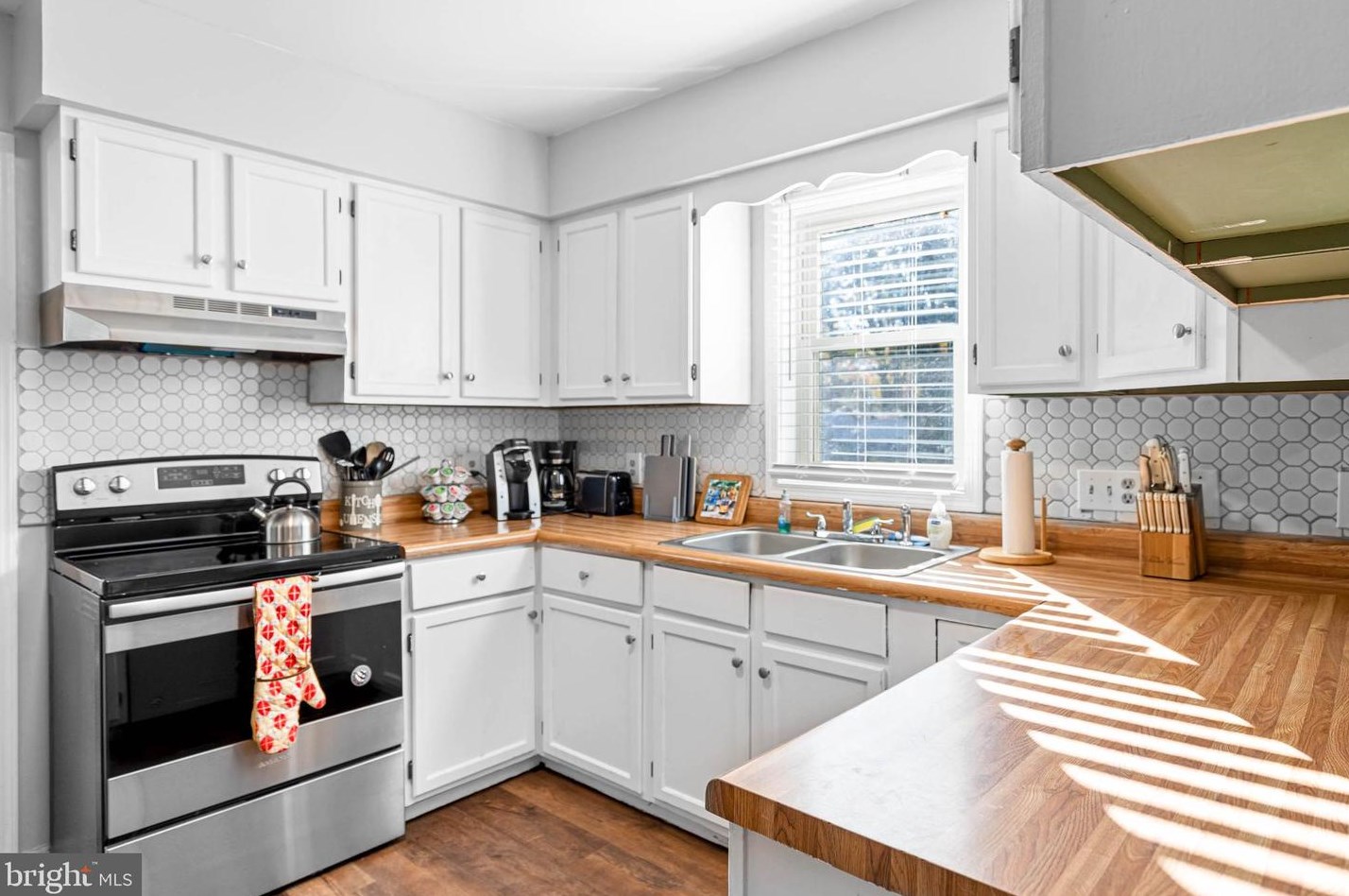 14 Drew Ct, Dover DE  19901-6422 exterior