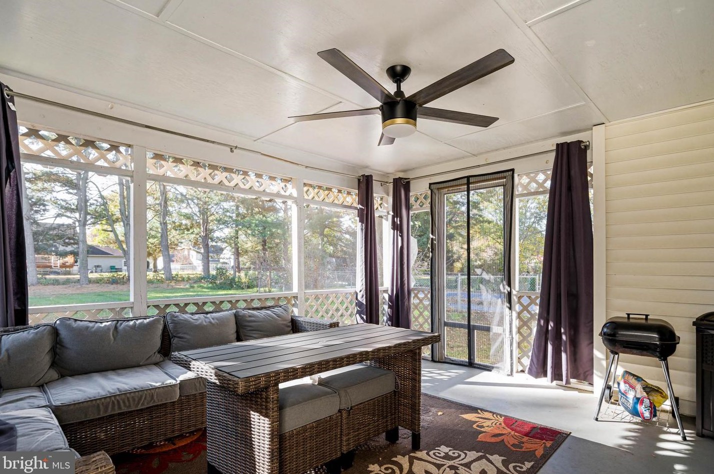 14 Drew Ct, Dover DE  19901-6422 exterior