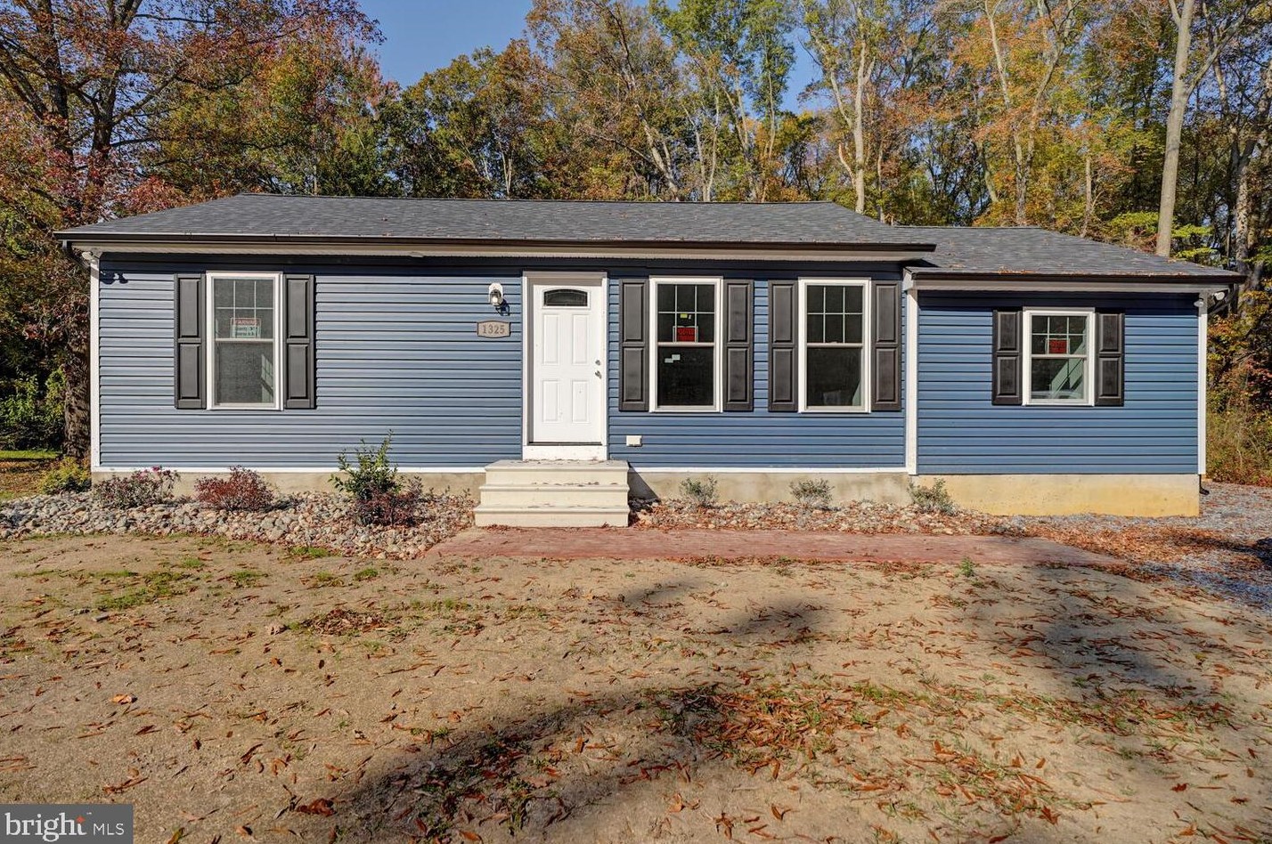 1325 Walker Rd, Dover DE  19904-6543 exterior