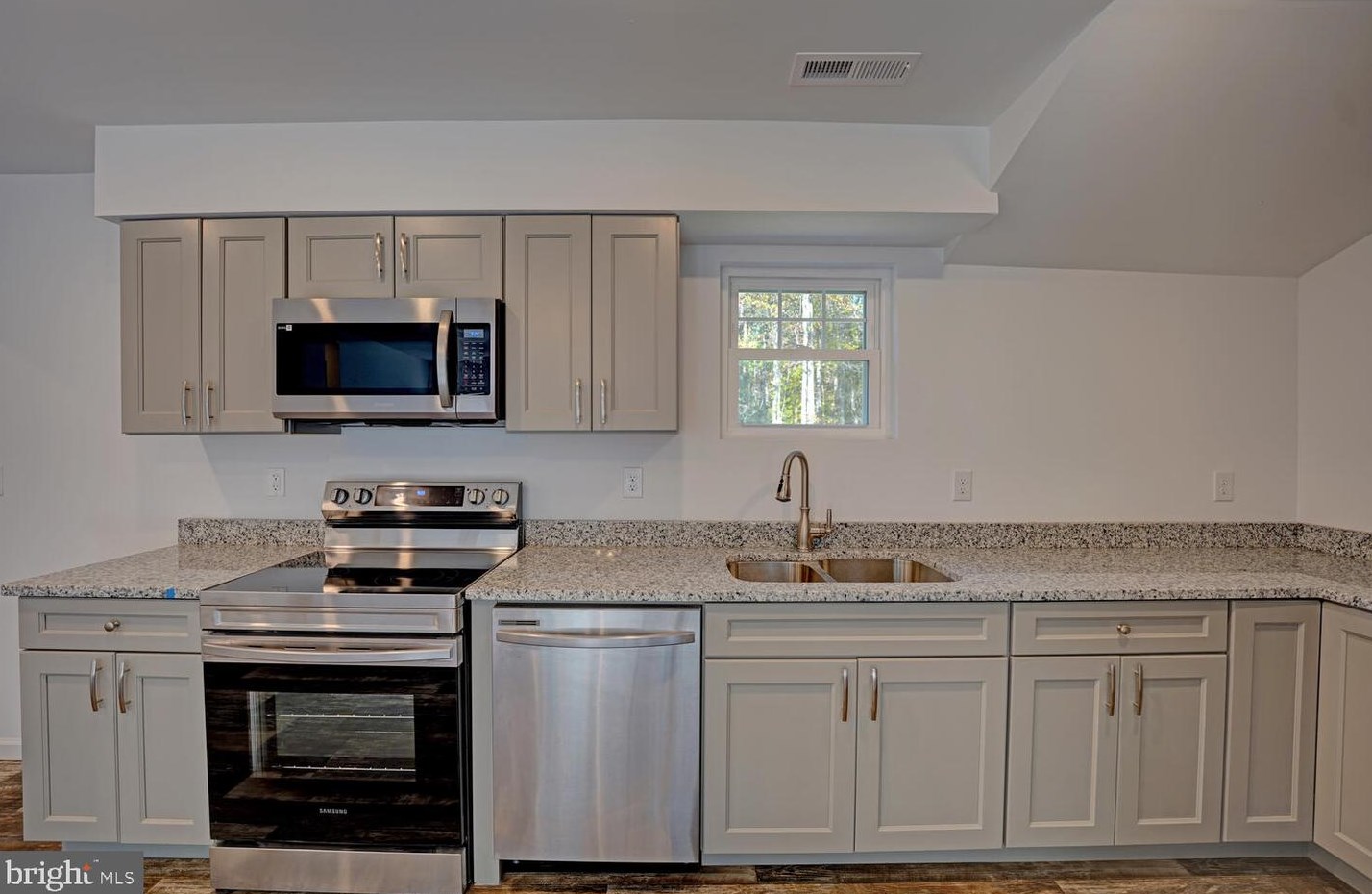 1325 Walker Rd, Dover DE  19904-6543 exterior