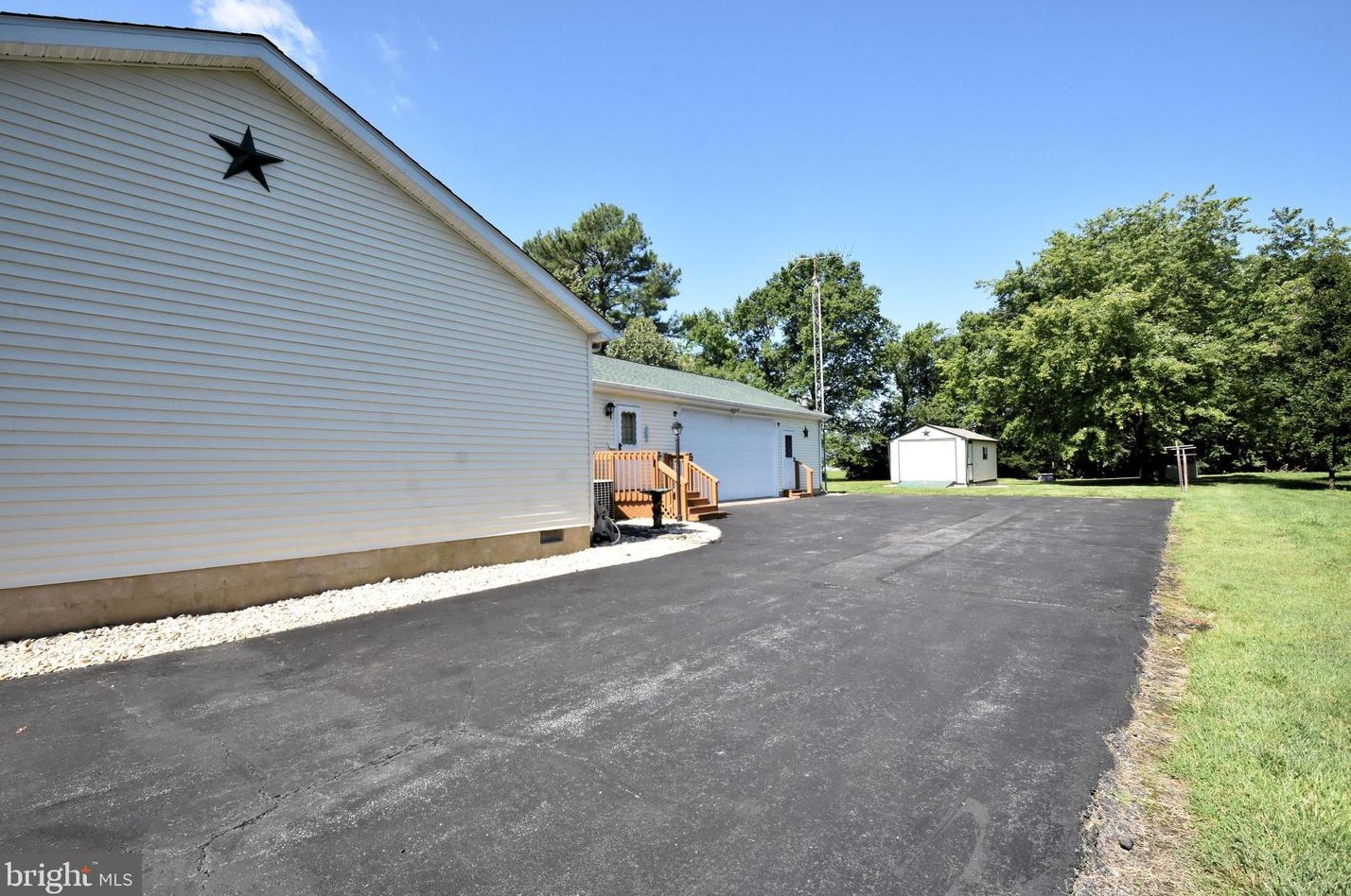 2103 White Oak Rd, Dover DE  19901-3359 exterior