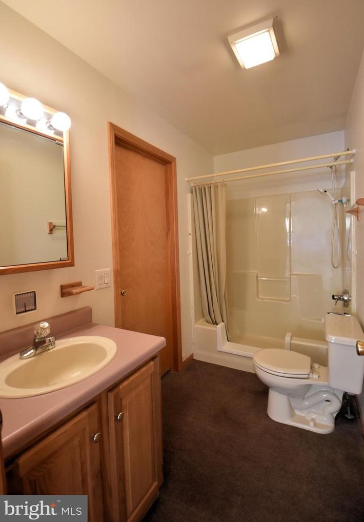 2103 White Oak Rd, Dover DE  19901-3359 exterior