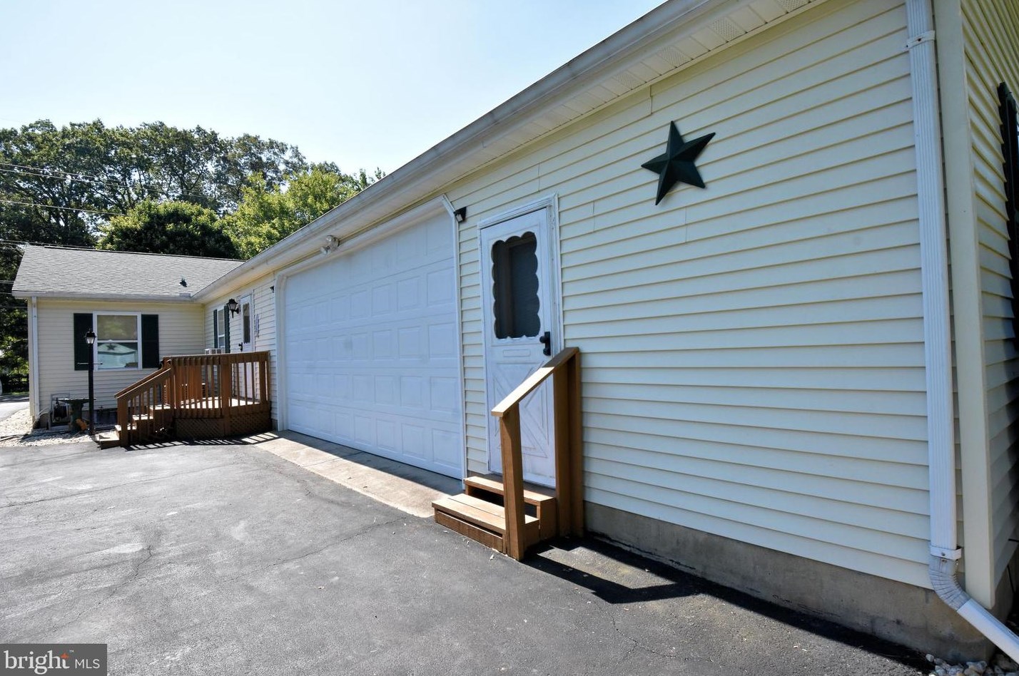 2103 White Oak Rd, Dover DE  19901-3359 exterior