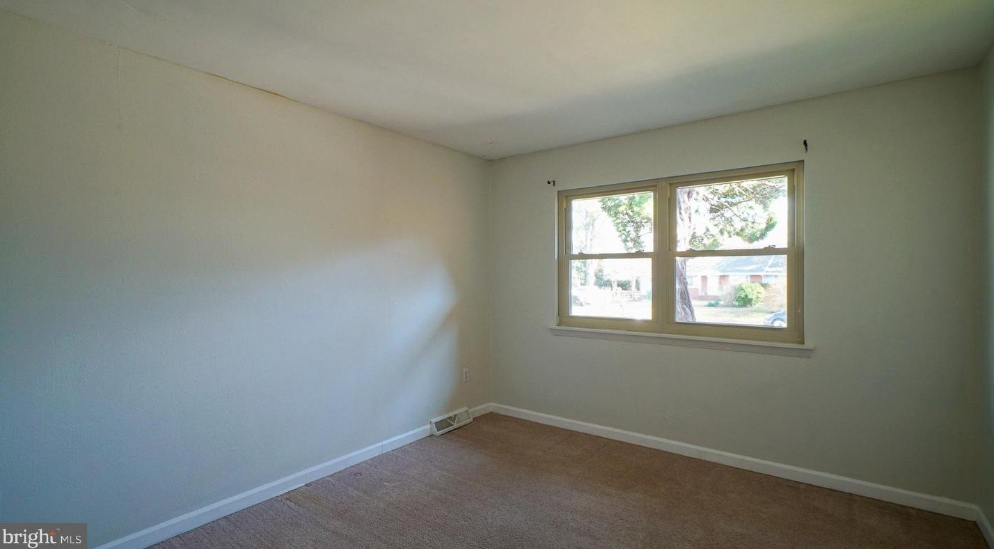 228 Old Mill Rd, Dover DE  19901-6256 exterior